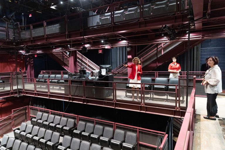 whitten_theatre_tour_cm_106 768x512